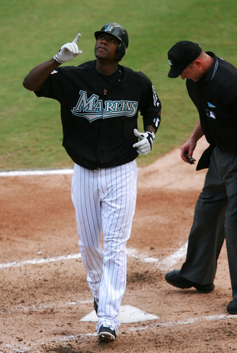 マーリンズ カブスを降し3連勝を飾る