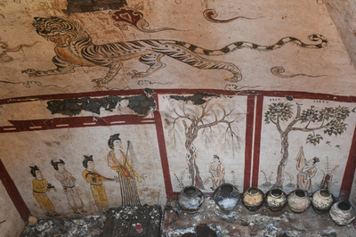 建設現場に唐時代の墓 美しい壁画がほぼ完璧に残る 太原