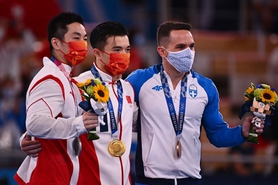 中国勢が体操男子種目別つり輪で金銀 東京五輪