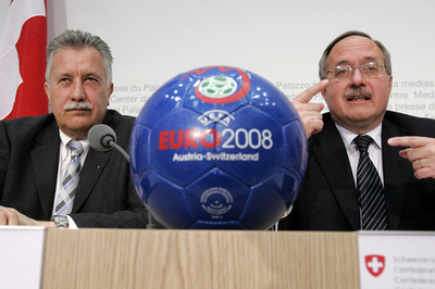 ＜サッカー 欧州選手権2008＞シュミット国防相 国内の警備計画を発表 - スイス