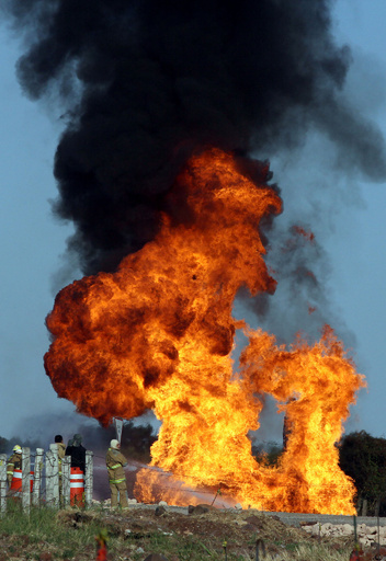 パイプラインからガス漏れ爆発、メキシコ