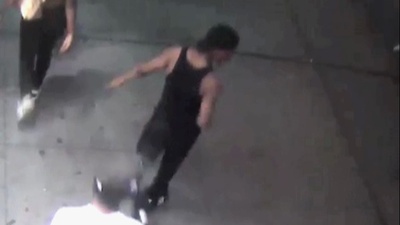 イスラム教徒女性の服に男が火付ける 米ニューヨーク