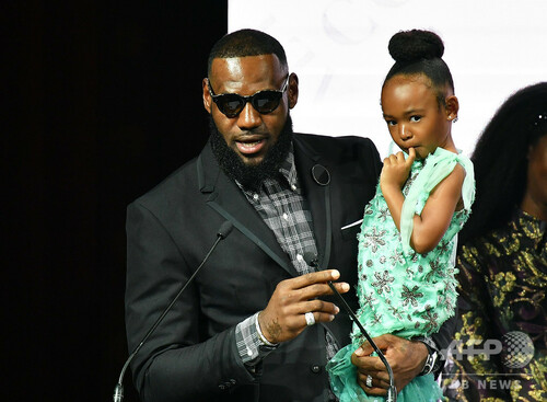 レブロンはコービー氏次女の背番号選択 理由は自身の娘 Nba球宴 写真2枚 ファッション ニュースならmode Press Powered By Afpbb News