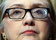 クリントン長官、「オタク眼鏡」で流行に乗る？