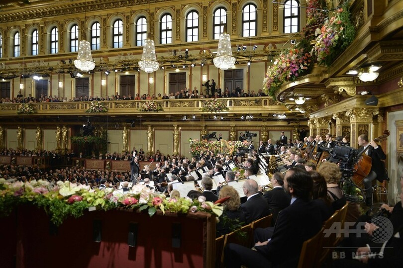 ウィーン・フィル新年コンサート、最年少グスターボ・ドゥダメル氏が指揮