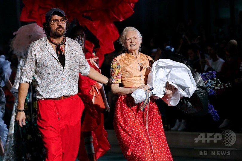 V・ウエストウッド、若さの秘訣は「週1回の入浴」