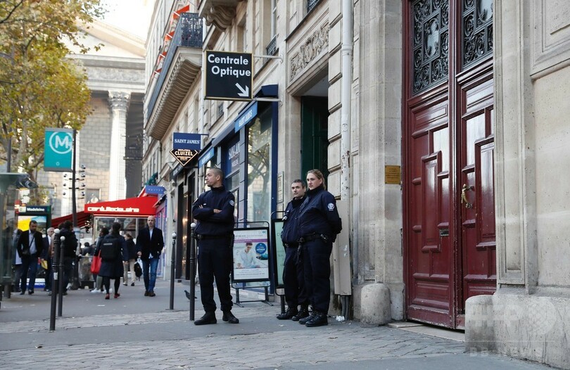 K・カーダシアン、パリで強盗被害 男2人に銃突き付けられる