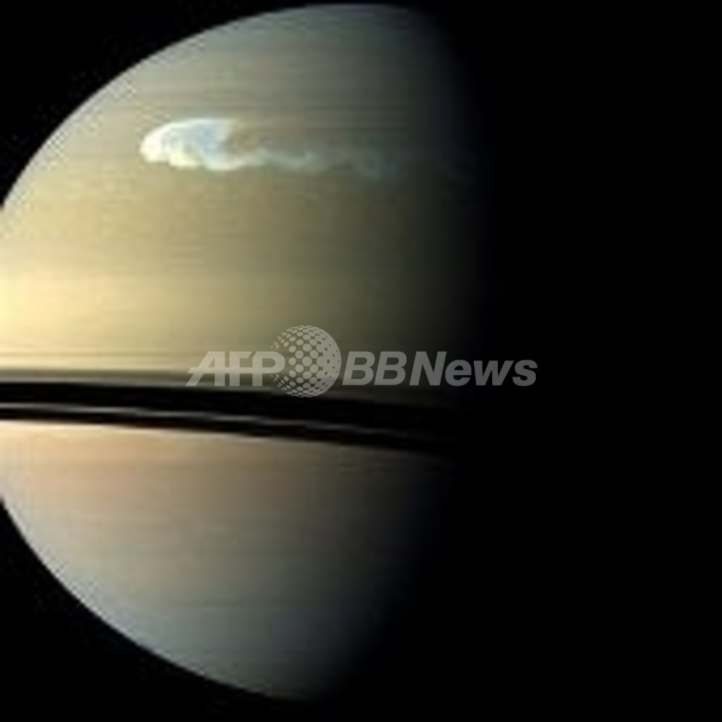 30年に1度の土星の暴風雨「大白斑」、今年はひと味違う? 30年に1度の土星の暴風雨「大白斑」、今年はひと味違う?