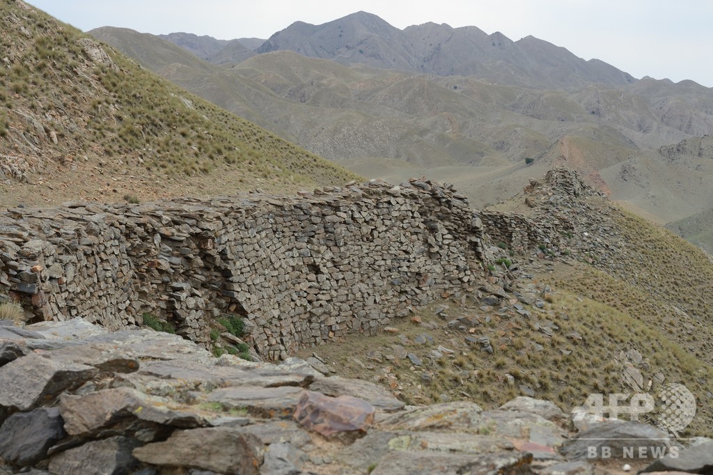 2000年以上前に造られた秦代の長城を緊急修繕 中国・内モンゴル 写真5枚 国際ニュース:AFPBB News