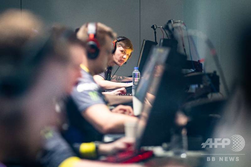 大型のeスポーツ体験センター、上海にオープン 大型のeスポーツ体験センター、上海にオープン