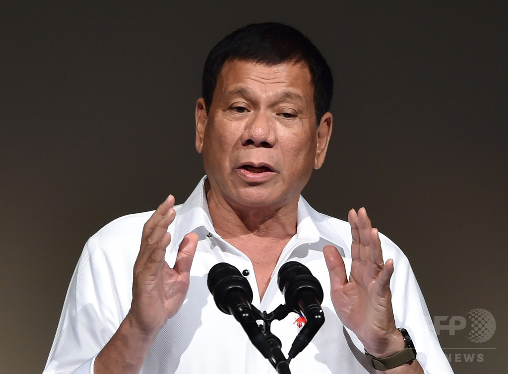 ドゥテルテ比大統領、市長時代に自ら殺害実行 スピーチで発言 ドゥテルテ比大統領、市長時代に自ら殺害実行 スピーチで発言
