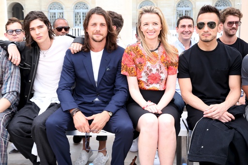 最終値下 LOUIS VUITTON ルイヴィトン L バンダナ 著名人多数着用 最終値下 LOUIS VUITTON ルイヴィトン L バンダナ 著名人多数着用