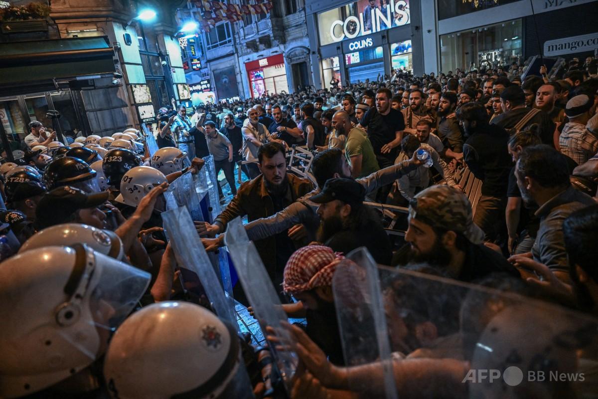 トルコ大統領、ムハンマド風刺画に激怒「卑劣な挑発行為」 写真5枚