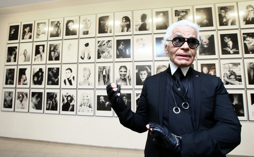 【限定5000部】VISIONAIRE No. 23カール・ラガーフェルド写真集 VISIONAIRE No.23 The Emperor's New Clothes by Karl Lagerfeld