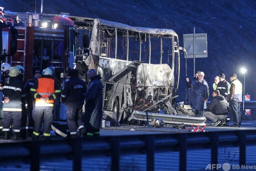 夜行バス炎上、子ども含む45人死亡 ブルガリア - AFPBB News