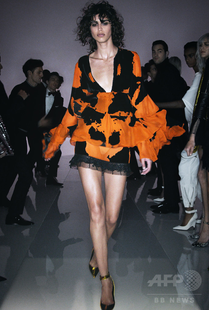 「トム フォード」16年春夏コレクション、ガガをフィーチャーし動画で発表