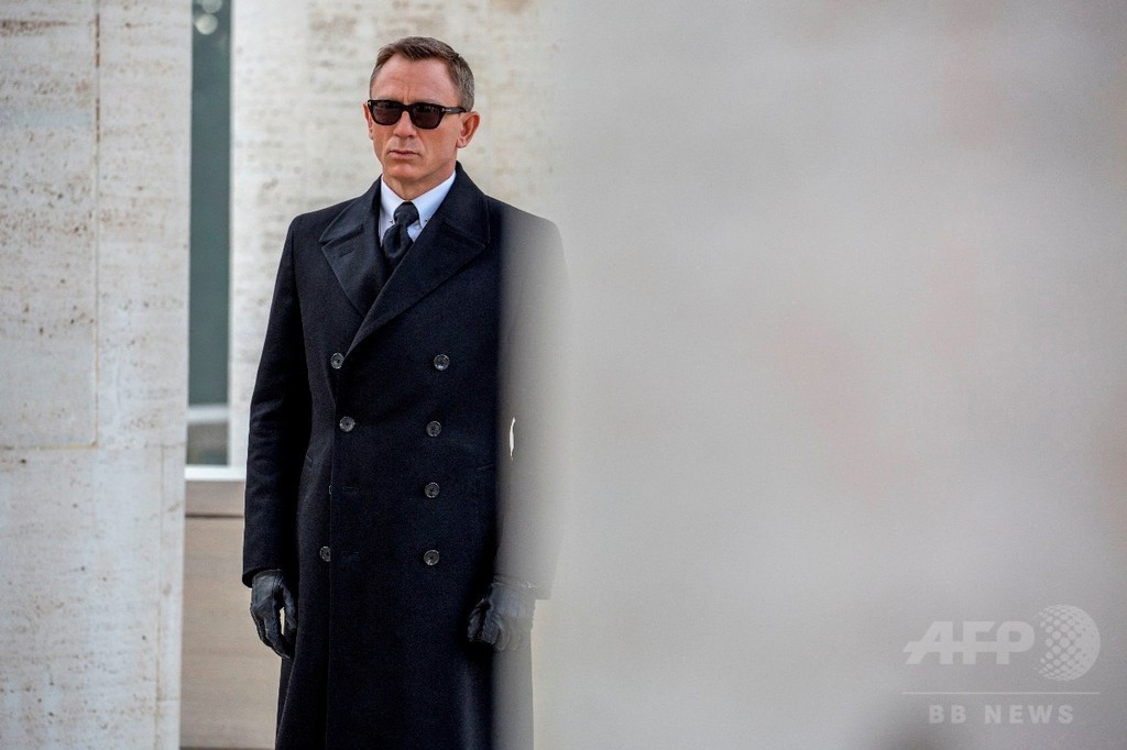 トム・フォード、007最新映画でジェームズ・ボンドの衣装をデザイン