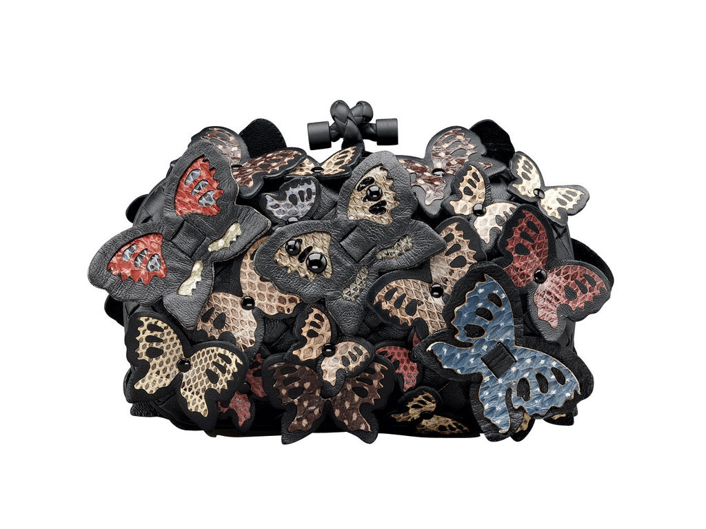 「ボッテガ・ヴェネタ」アイコンバッグを300種類展示　仏サントロペ