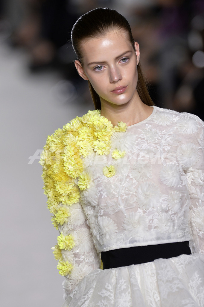 ＜13/14年秋冬パリ・オートクチュール＞ジャンバティスタ・ヴァリ