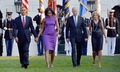 2013年当時の（前列左から）バラク・オバマ米大統領と妻のミシェル氏、ジョー・バイデン副大統領と妻のジル氏（2013年9月11日撮影）。(c)Jewel SAMAD / AFP