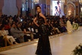 パキスタン北部の都市ラホール（Lahore）で開催された「パンテーン・ブライダル・クチュール・ウィーク（Pantene Bridal Couture Week）で発表された「Ammar Shahid」の新作コレクション(2013年11月29日撮影）(c)AFP/Arif ALI