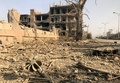 シリア東部デリゾール市で激しく損壊した建物（2017年11月4日撮影）。(c)AFP