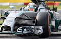 14F1第15戦日本GP（Japan Grand Prix 2014）の予選に臨むメルセデスAMG（Mercedes AMG）のルイス・ハミルトン（Lewis Hamilton、2014年10月4日撮影）。(c)AFP/Toru YAMANAKA
