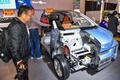 内部構造が見える中国国産の新エネルギー車（2019年1月10日撮影）。(c)CNS/駱雲飛