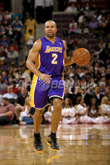 NBA ロサンゼルスレイカーズ デレクフィッシャー ユニフォーム フィッシャーがロケッツへ、ハワードは残留 写真3枚 国際ニュース