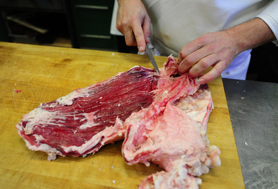 精肉店に「反肉食」の警告掲示、愛護団体抗議でやむなく 米加州