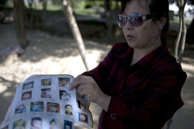 中国で横行する人身売買、17年かけて息子を捜した女性の悲劇