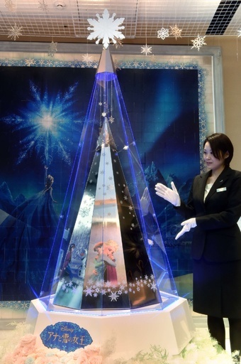 3億円の「アナ雪」ツリー、銀座に登場