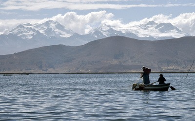 「聖地」チチカカ湖の底に水中博物館建設へ ボリビア