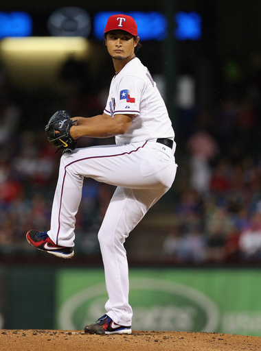 ダルビッシュ、岩隈との投げ合い制し15勝目