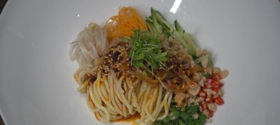 四川の涼麺：夏の「ひんやりピリ辛」の魅力