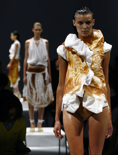 ＜080 バルセロナ＞ミリアム・ポンサ、新作を発表