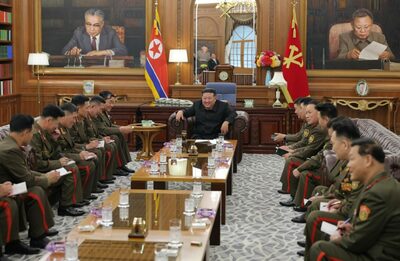 北朝鮮・金正恩総書記、ロシア派兵軍の指揮官に“喫煙許可”という最大級の厚遇…「最高司令官」のタフな演出