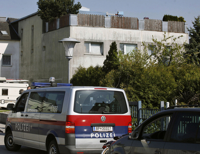 オーストリアで娘を24年間監禁した男を逮捕、子ども7人を産ませる