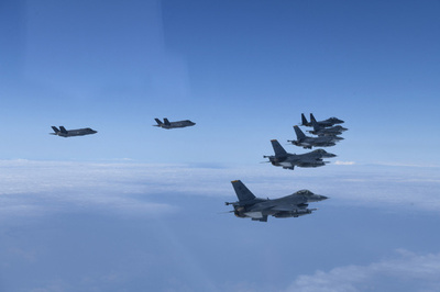 北朝鮮軍機180機の飛行確認、韓国軍機80機が緊急発進