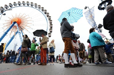 オークトーバーフェストの来場者減少、独国境管理強化が影響