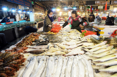 中国産「偽装魚」の流通摘発 ブラジル、化学物質混ぜかさ増し