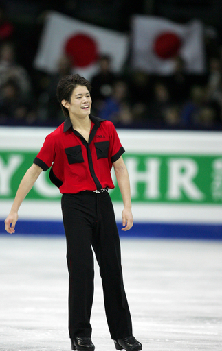 小塚崇彦 世界フィギュア男子SPで8位に