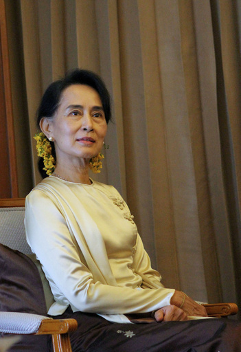 安倍首相がミャンマーの経済特区を視察、スー・チー氏と会談も