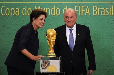 ブラッター会長、カタール大会買収疑惑に「ノーコメント」