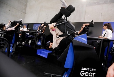 IFA17、「透明テレビ」から赤ちゃん監視用VR眼鏡まで 最先端製品ずらり ドイツ