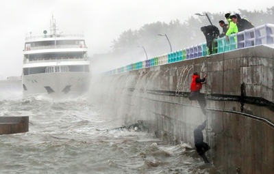 台風18号、韓国南部で猛威 23万世帯停電 釜山映画祭にも影響