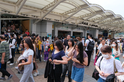 戻ってきた中国本土の観光客 懐かしの映画『ラヴソング』が映す香港の今