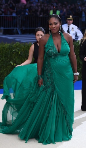 セレーナ、黒人女性の賃金格差解消へ訴え「全員に価値がある」