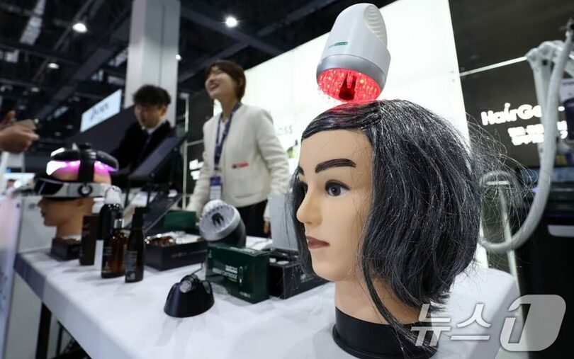 ソウル市江西区のCOEXマゴクで開かれた大韓美容成形レーザー医学会の美容医療機器博覧会(c)news1