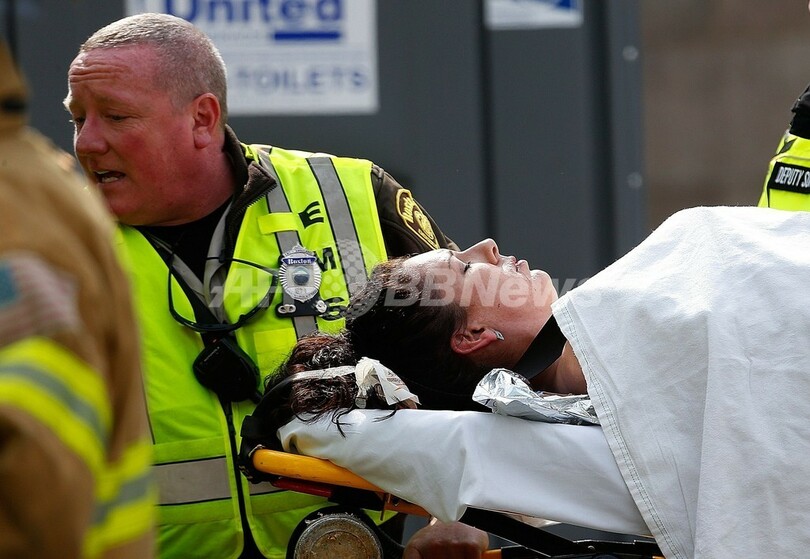 ボストン・マラソンで複数の爆発、3人死亡 100人超負傷